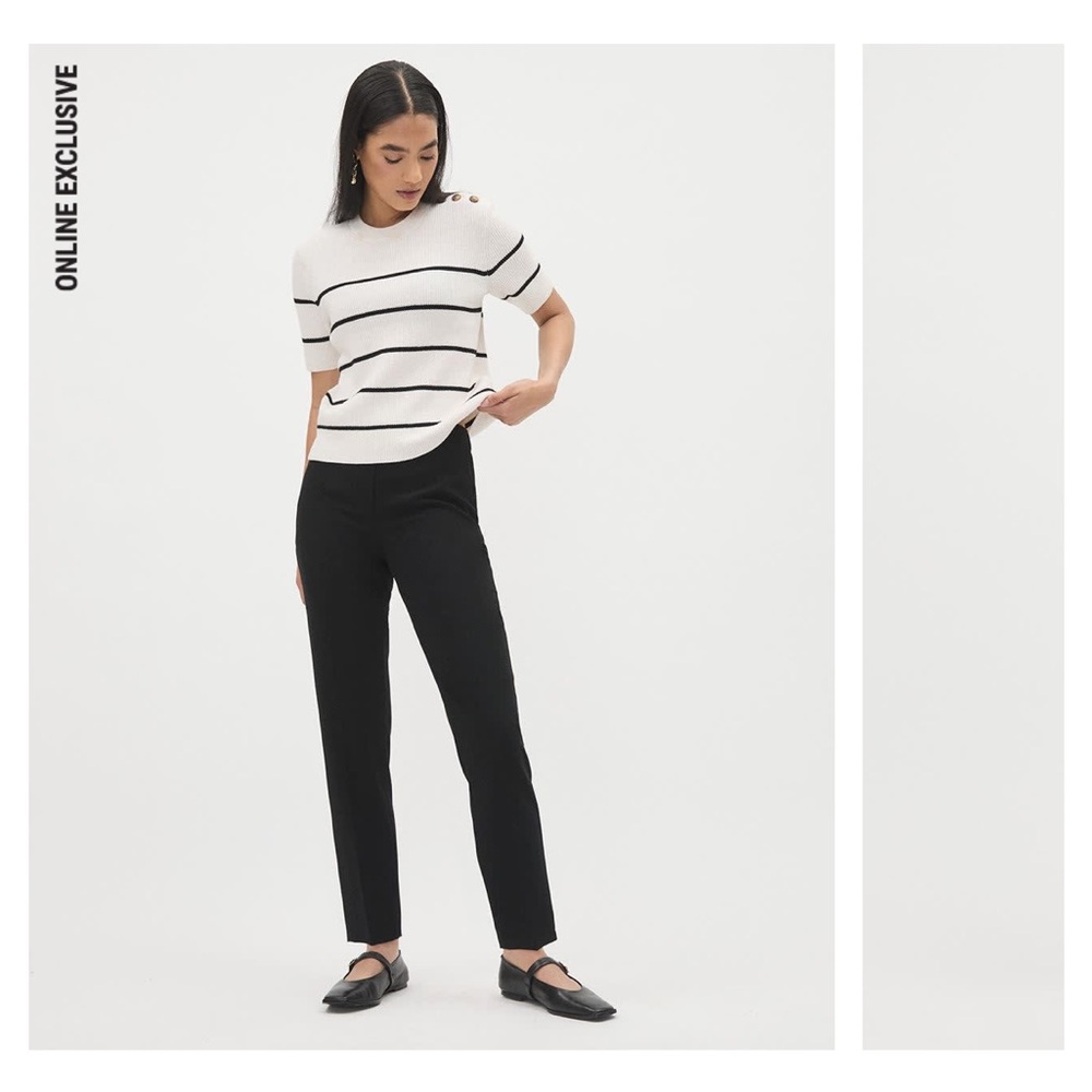 RW&Co Black Mid-Rise Tapered-Leg Crepe Pant